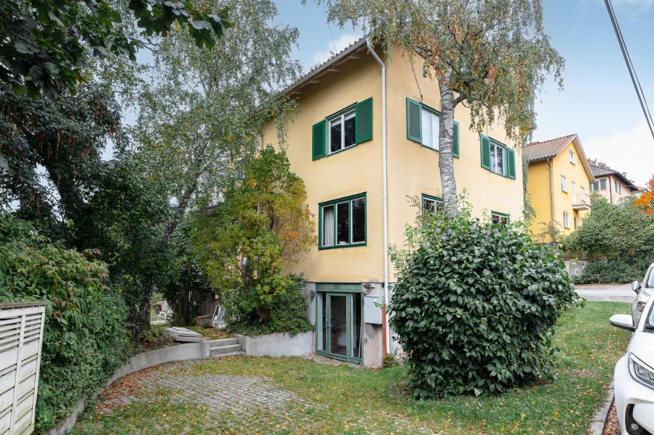 Fantastic 4 Bedroom Home In Bromma With Everything Stockholm Exterior photo