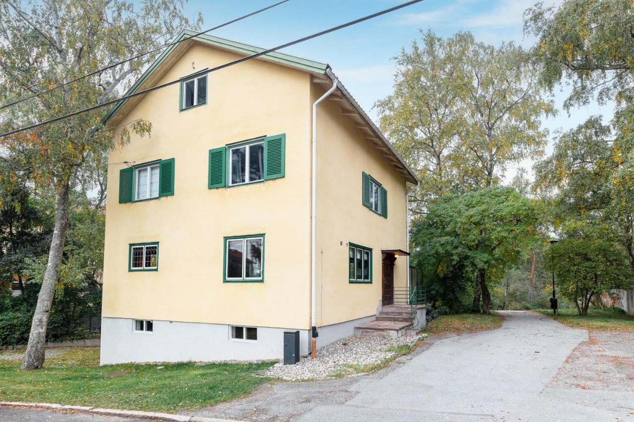 Fantastic 4 Bedroom Home In Bromma With Everything Stockholm Exterior photo